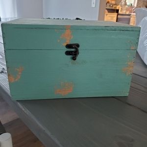 Vintage tourquise wooden box